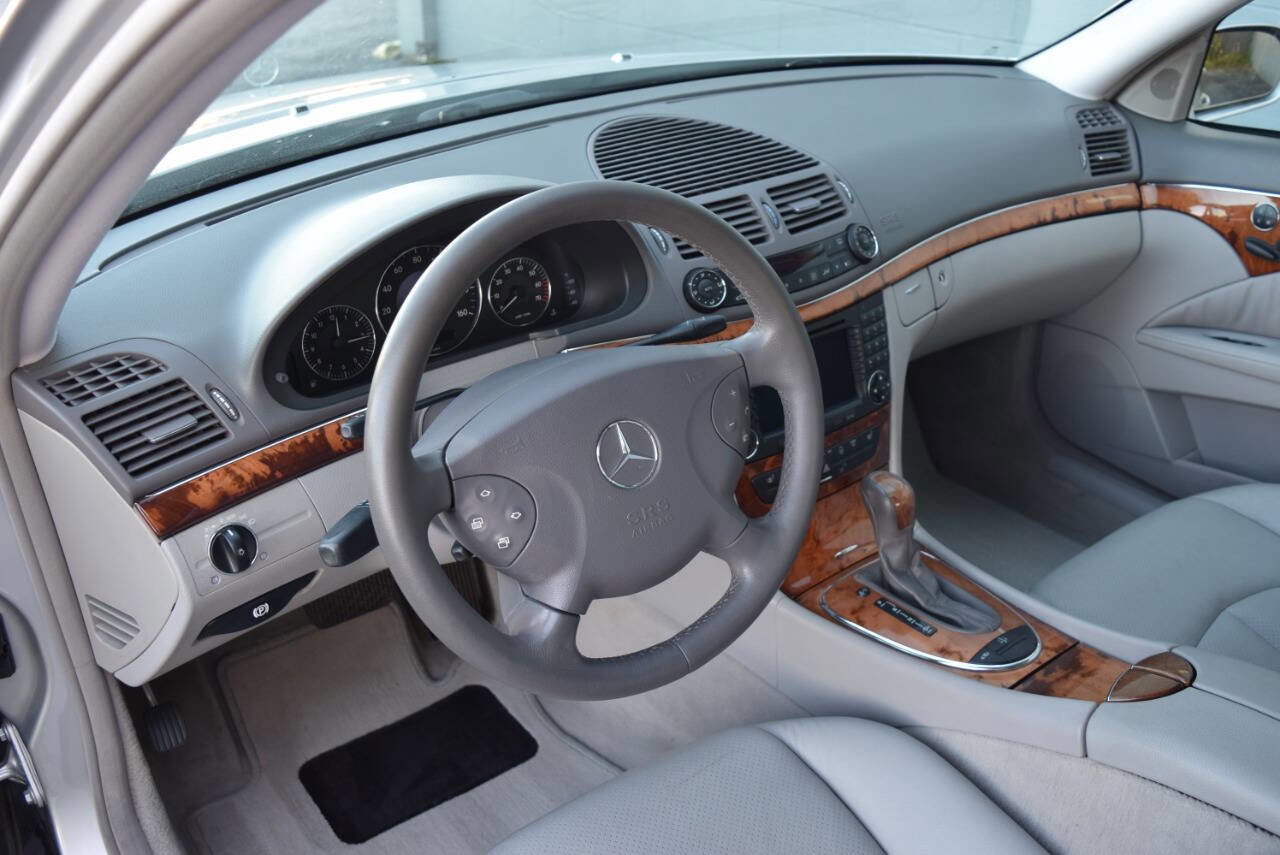 Used 2004 Mercedes-Benz E 500 Sedan image 19