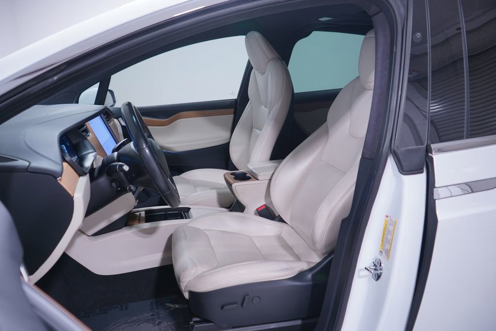 Used 2020 Tesla Model X Long Range image 7