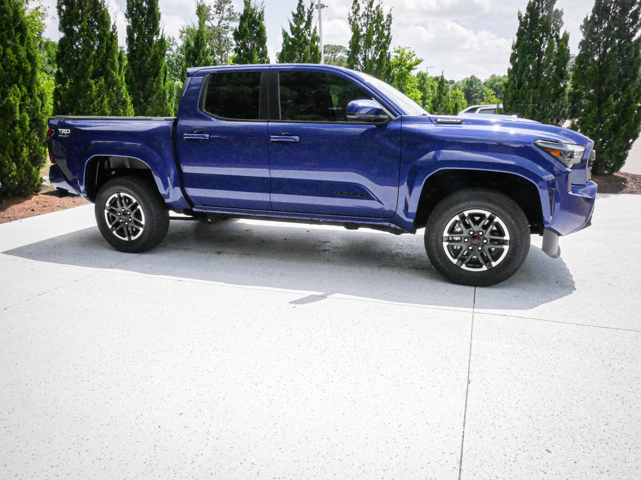 Used 2025 Toyota Tacoma TRD Sport AWD/4WD image 11