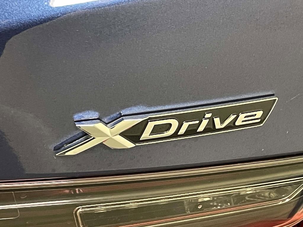 Used 2024 BMW 330i xDrive Sedan w/ Convenience Package AWD/4WD image 10