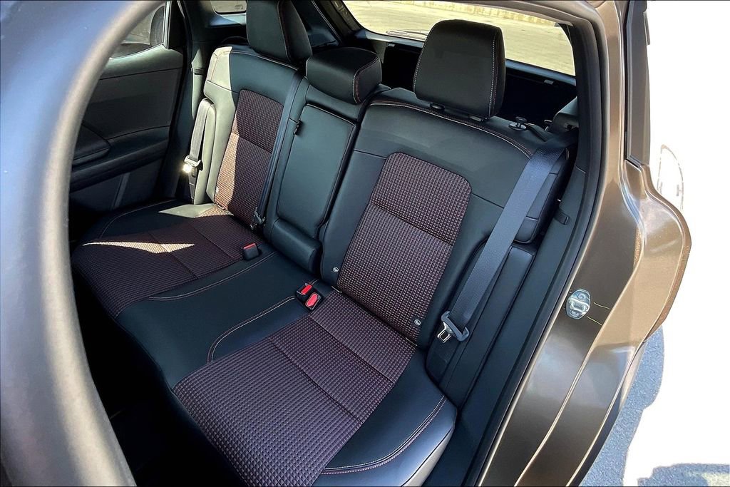 New 2026 Nissan Kicks SR image 15