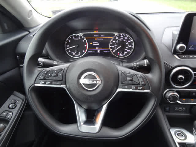 Used 2024 Nissan Sentra SV FWD image 11
