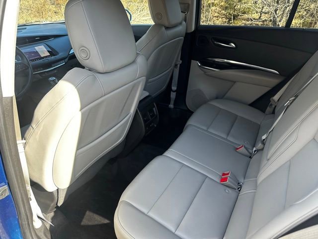 Used 2019 Cadillac XT4 Luxury w/ Cold Weather Package image 14