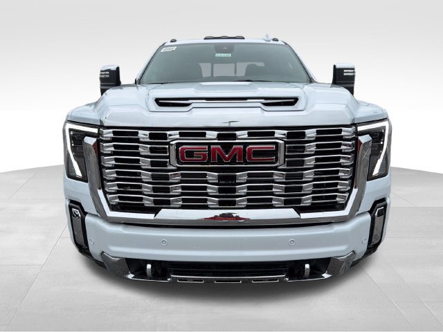 New 2026 GMC Sierra 3500 Denali w/ Denali Reserve Package AWD/4WD image 2