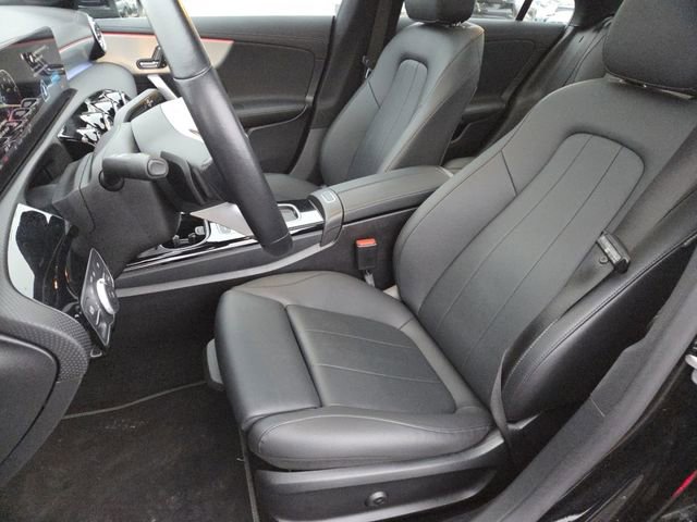 Used 2025 Mercedes-Benz CLA 250 4MATIC image 31