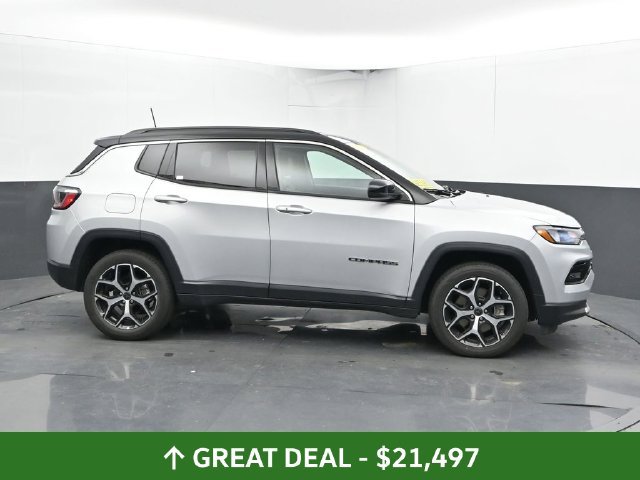 Used 2025 Jeep Compass Limited AWD/4WD image 4