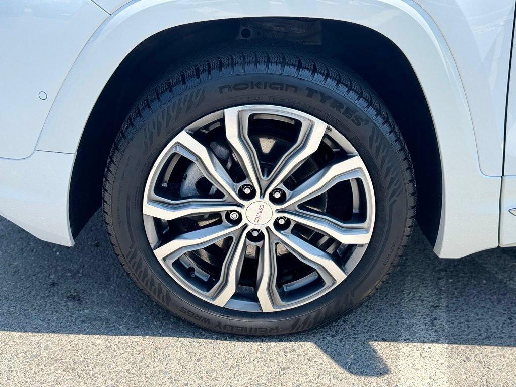Used 2020 GMC Terrain Denali w/ Denali Premium Package AWD/4WD image 3