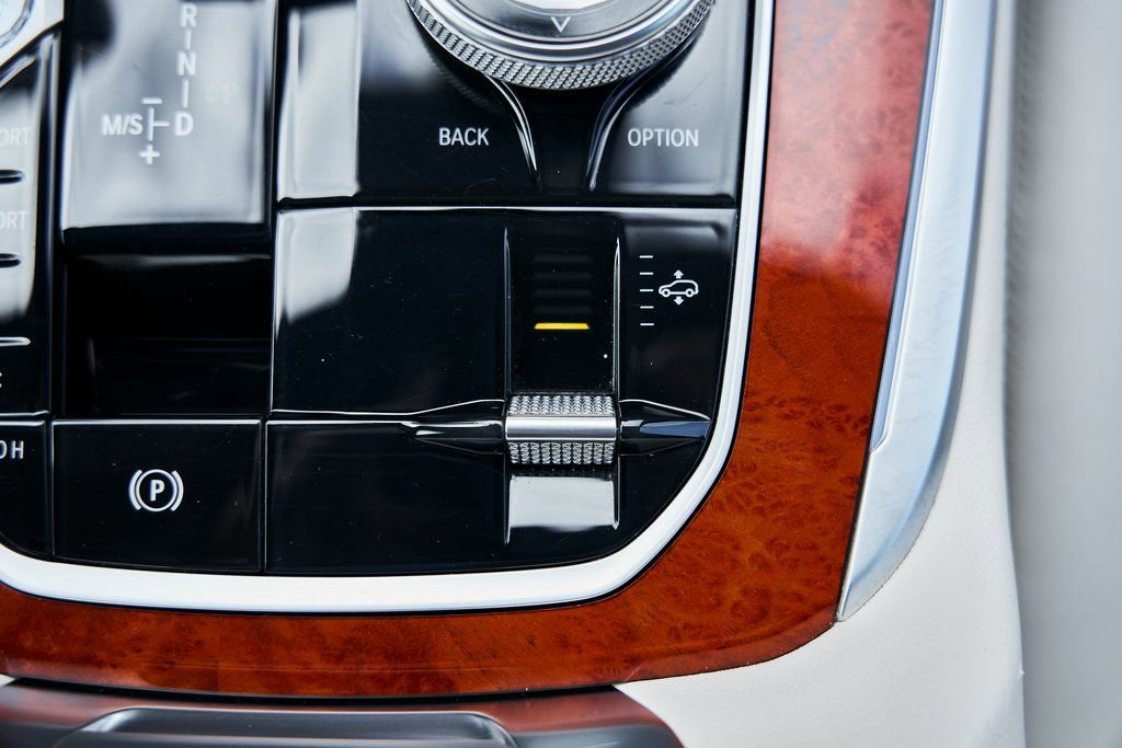 Used 2024 BMW ALPINA XB7 image 78