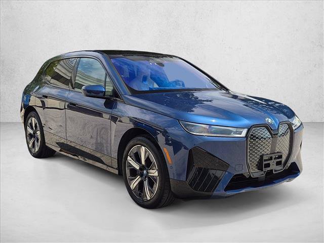 Used 2024 BMW iX xDrive50 w/ Premium Package AWD/4WD image 3