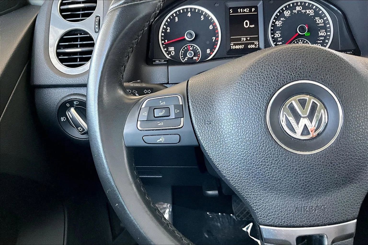 Used 2014 Volkswagen Tiguan SE FWD image 10