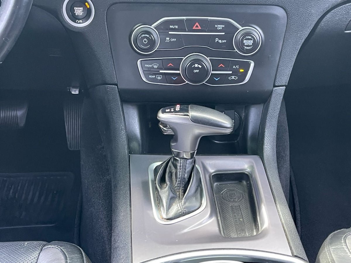 Used 2019 Dodge Charger SXT w/ Leather Interior Group RWD image 31