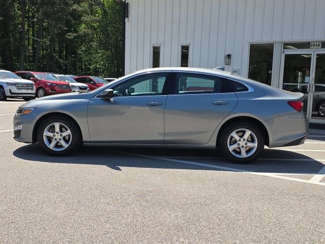 Used 2024 Chevrolet Malibu LT FWD image 2