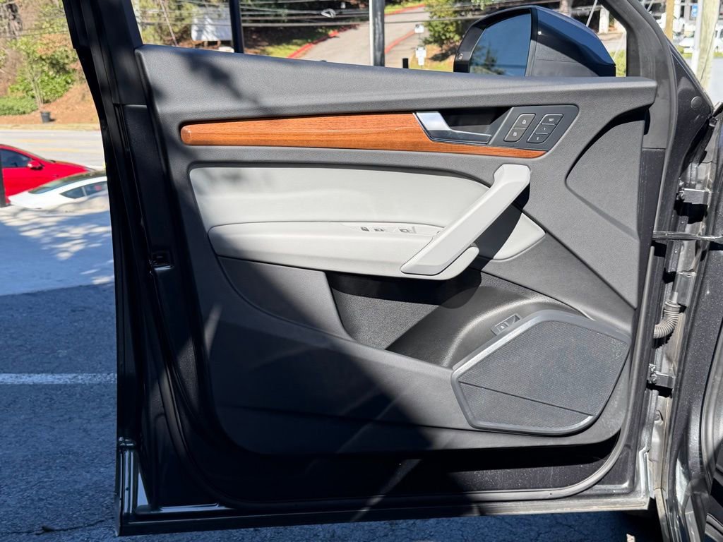 Used 2022 Audi Q5 2.0T Premium image 29