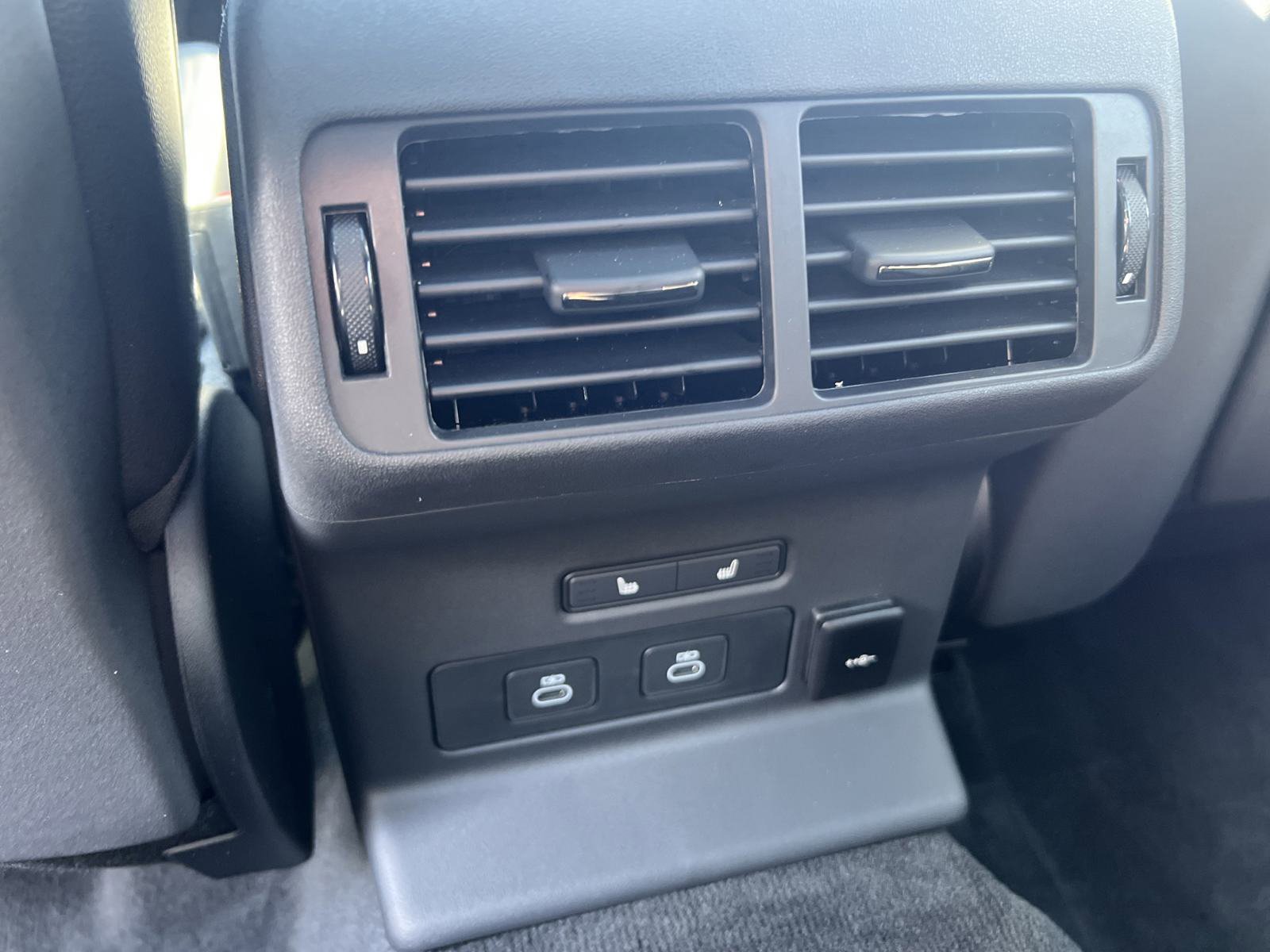 New 2025 Land Rover Range Rover Velar Dynamic SE image 29