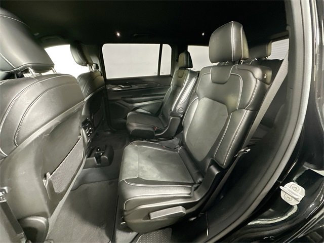 Used 2023 Jeep Grand Cherokee L Laredo image 4