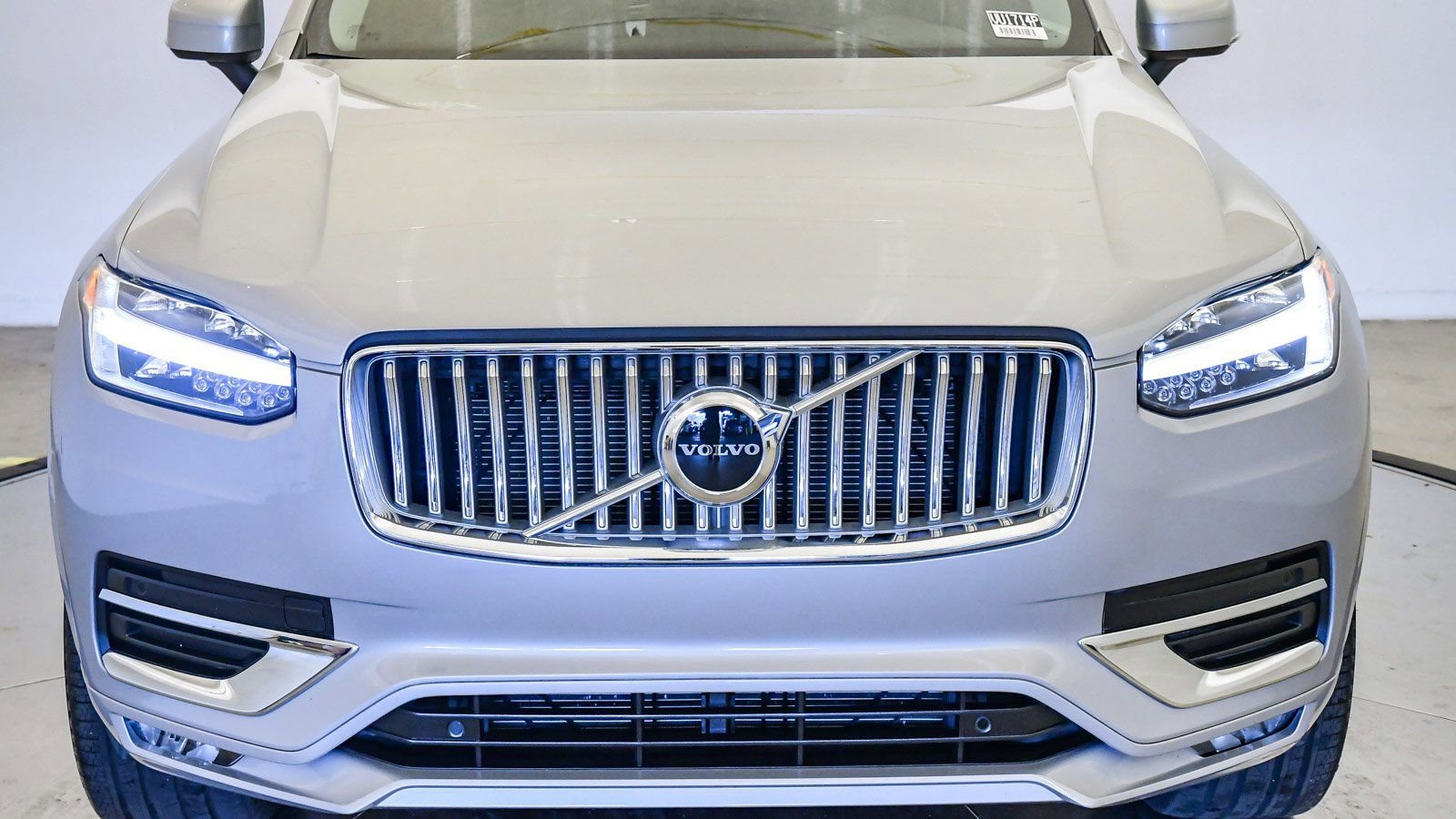 Certified 2025 Volvo XC90 B5 Core image 7