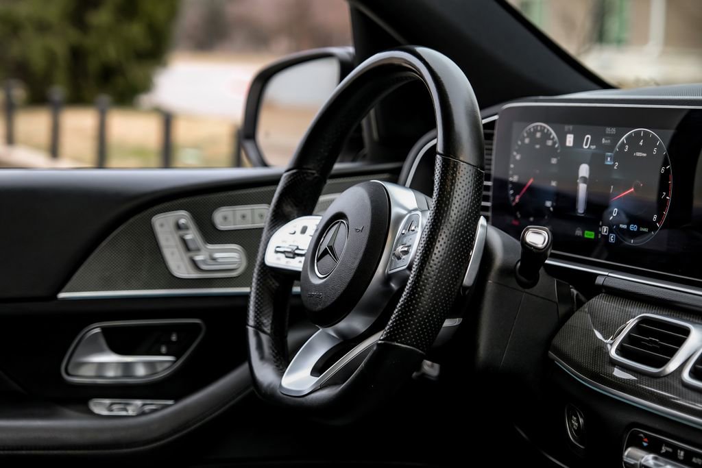 Used 2021 Mercedes-Benz GLS 580 4MATIC image 13