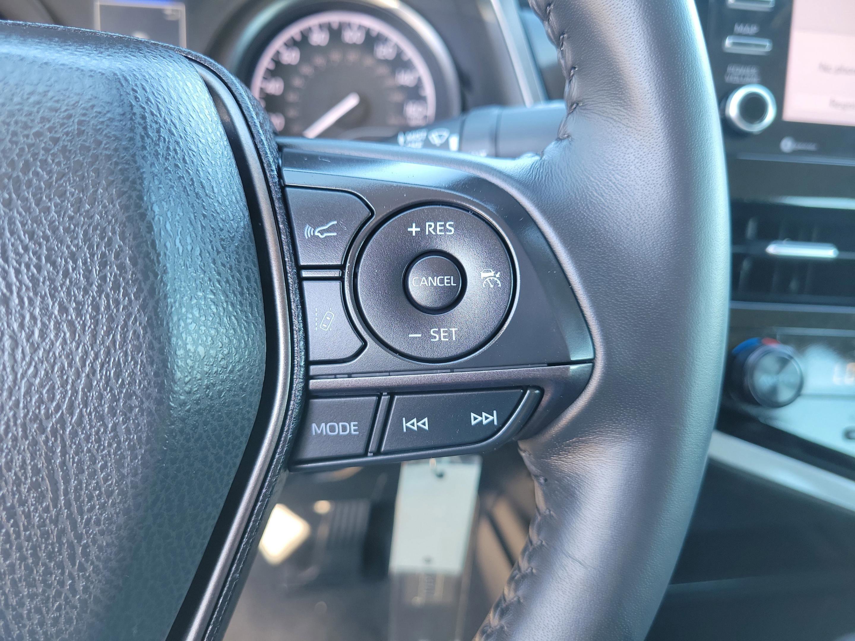 Used 2024 Toyota Camry SE image 31