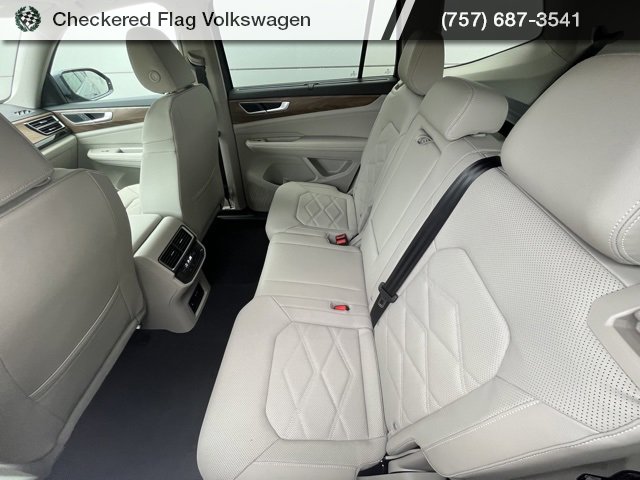 New 2025 Volkswagen Atlas SE image 3