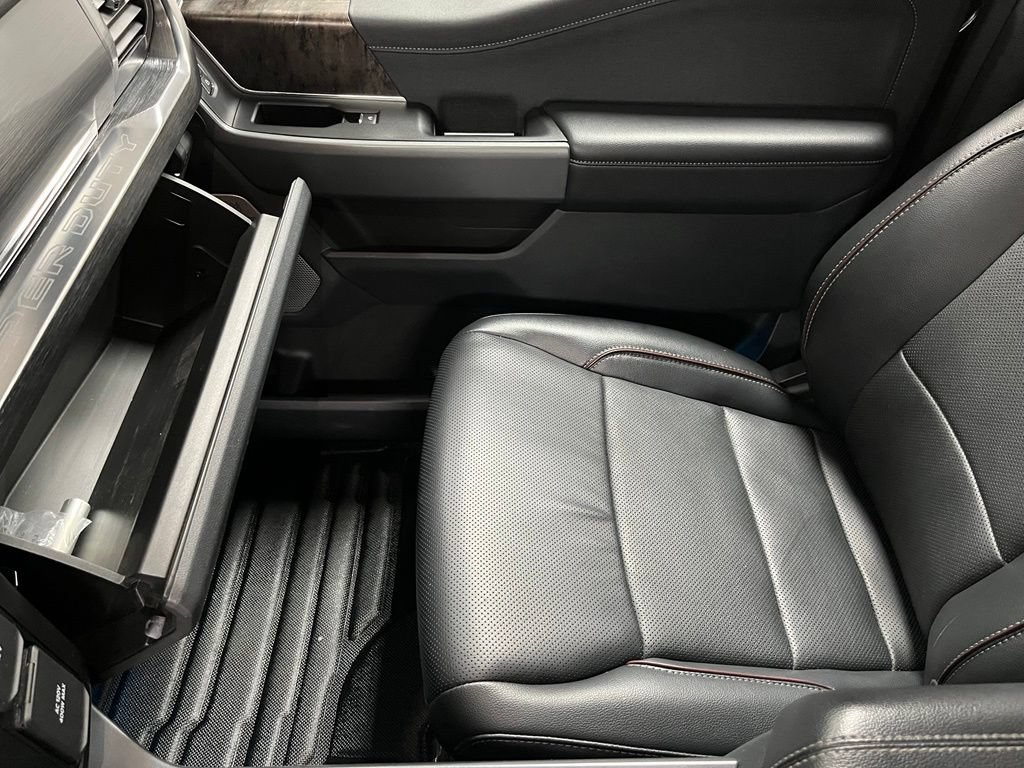 Used 2024 Ford F350 Lariat w/ Lariat Ultimate Package AWD/4WD image 36