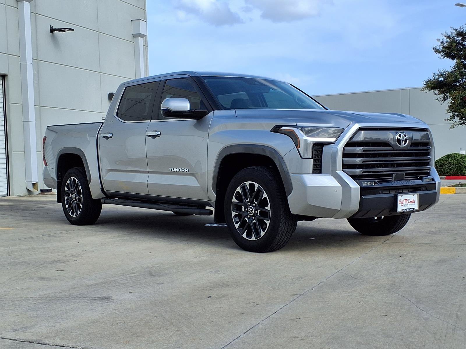 Used 2024 Toyota Tundra Limited w/ Power Package AWD/4WD image 3