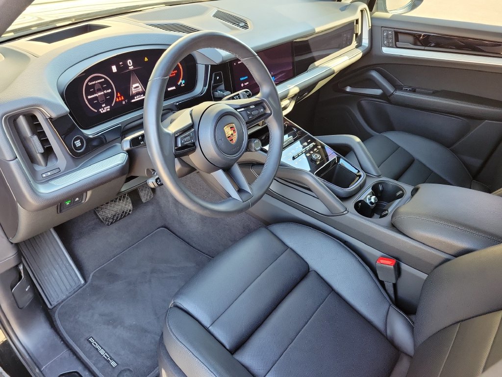 Certified 2026 Porsche Cayenne AWD/4WD image 4
