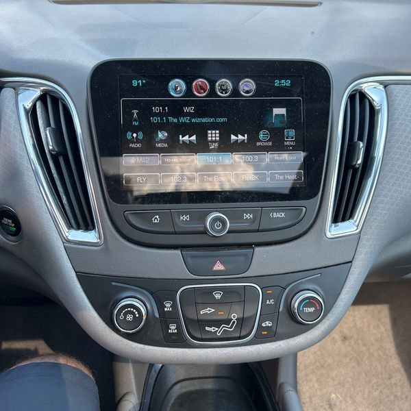 Used 2018 Chevrolet Malibu LT image 13