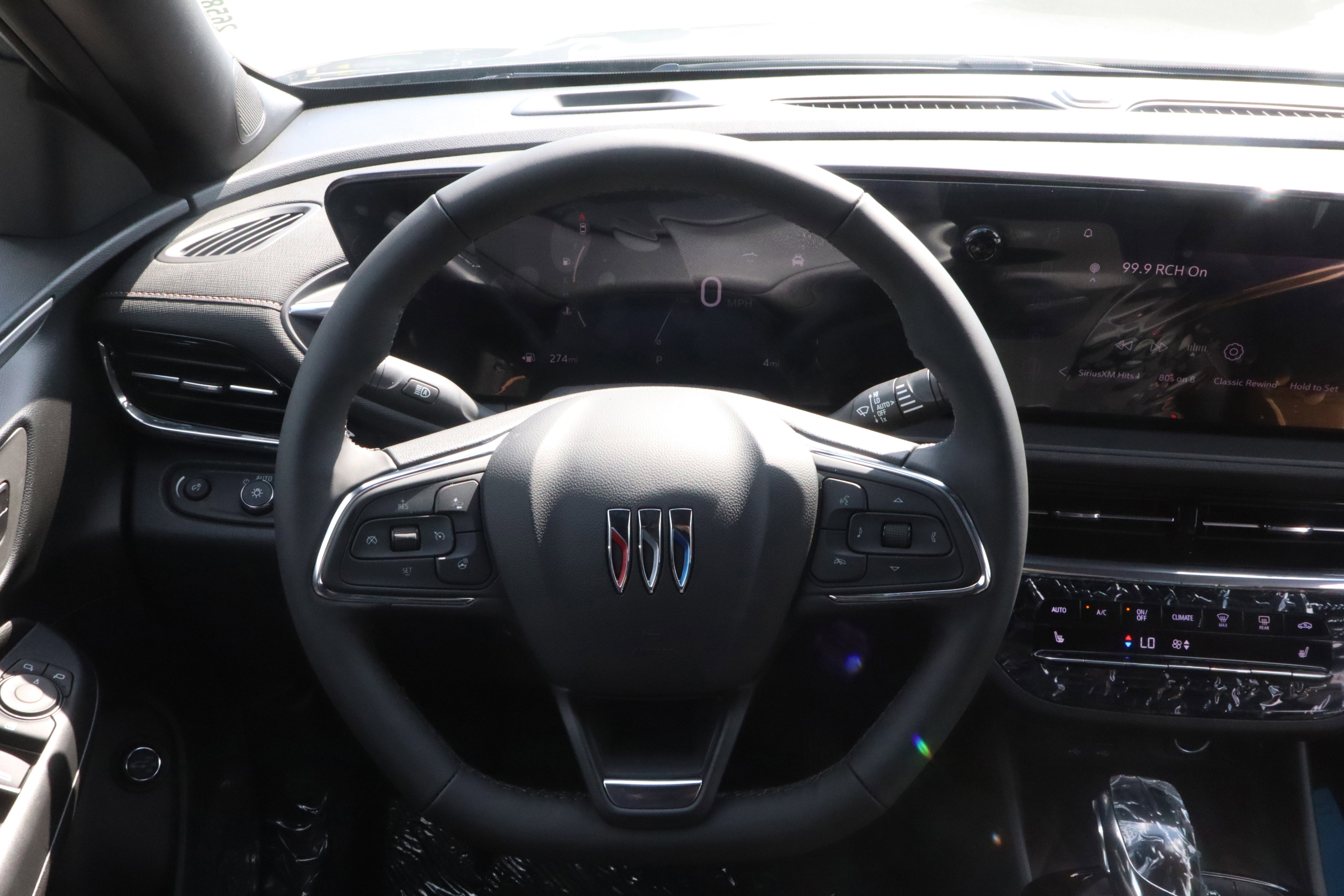 New 2025 Buick Envista Avenir image 9