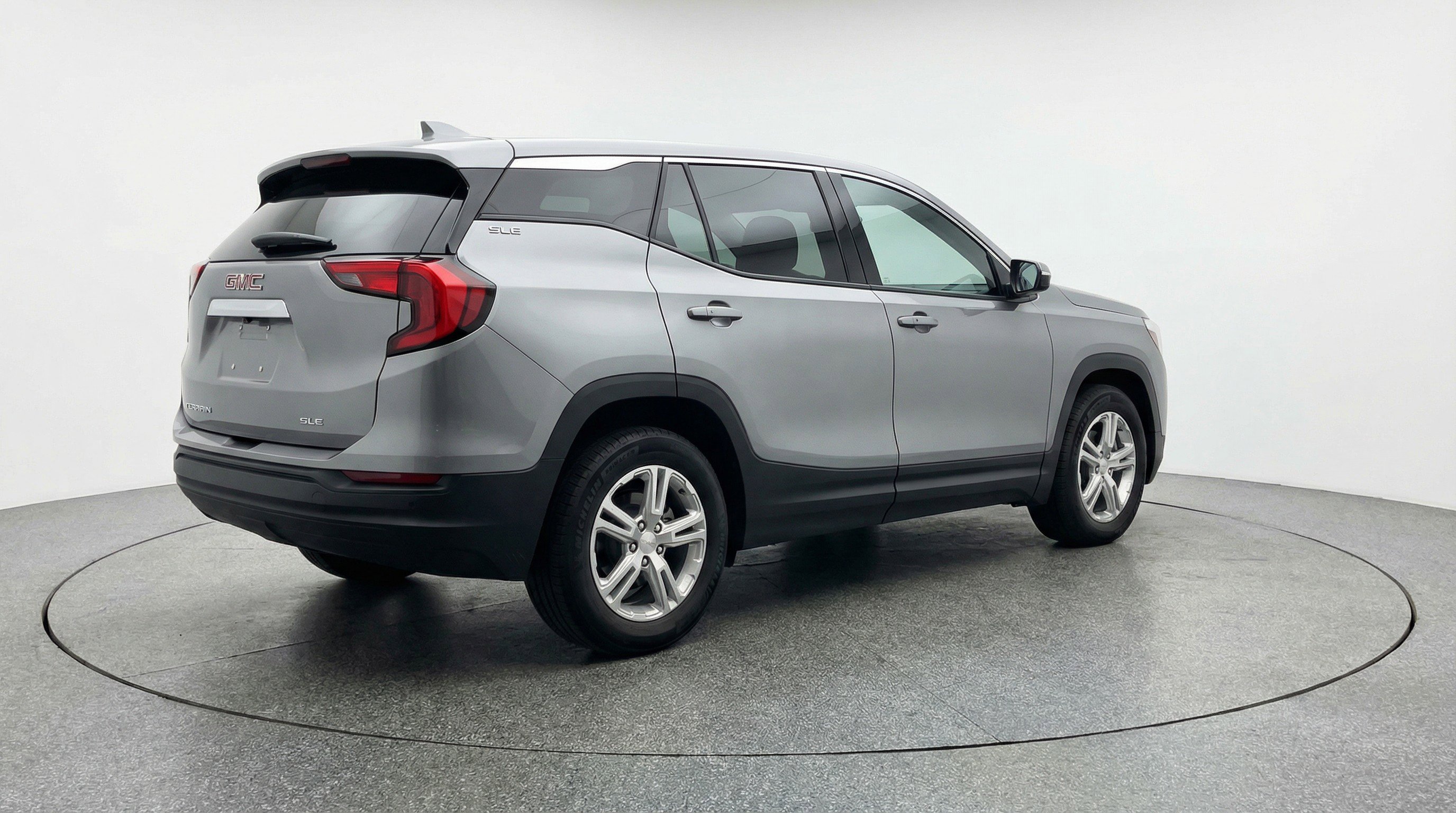 Used 2024 GMC Terrain SLE image 9