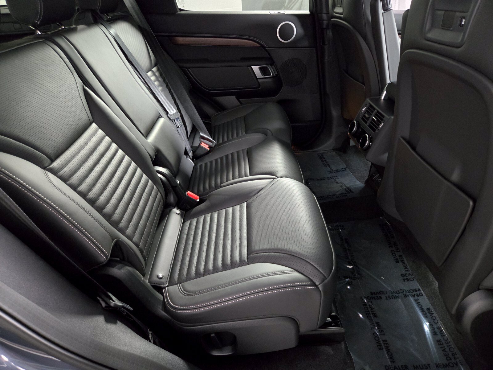 New 2026 Land Rover Discovery Dynamic SE AWD/4WD image 18