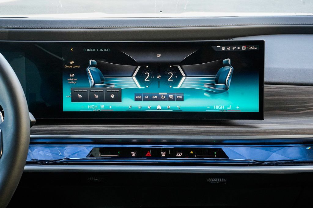 Used 2025 BMW 760i xDrive w/ Executive Package AWD/4WD image 14