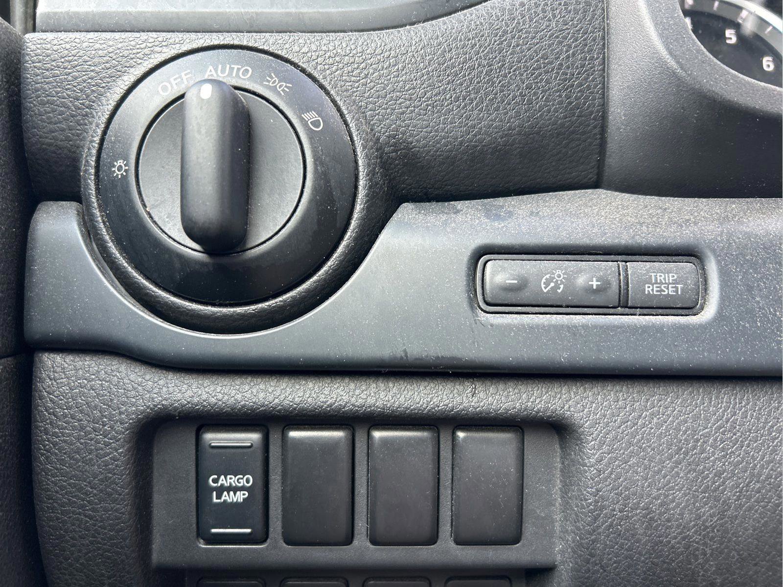 Used 2022 Nissan Titan S image 25