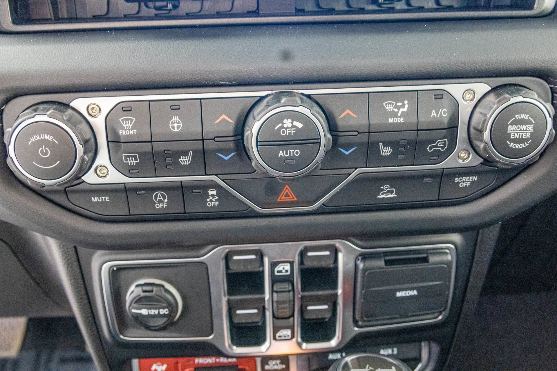 New 2026 Jeep Wrangler Unlimited Rubicon image 25
