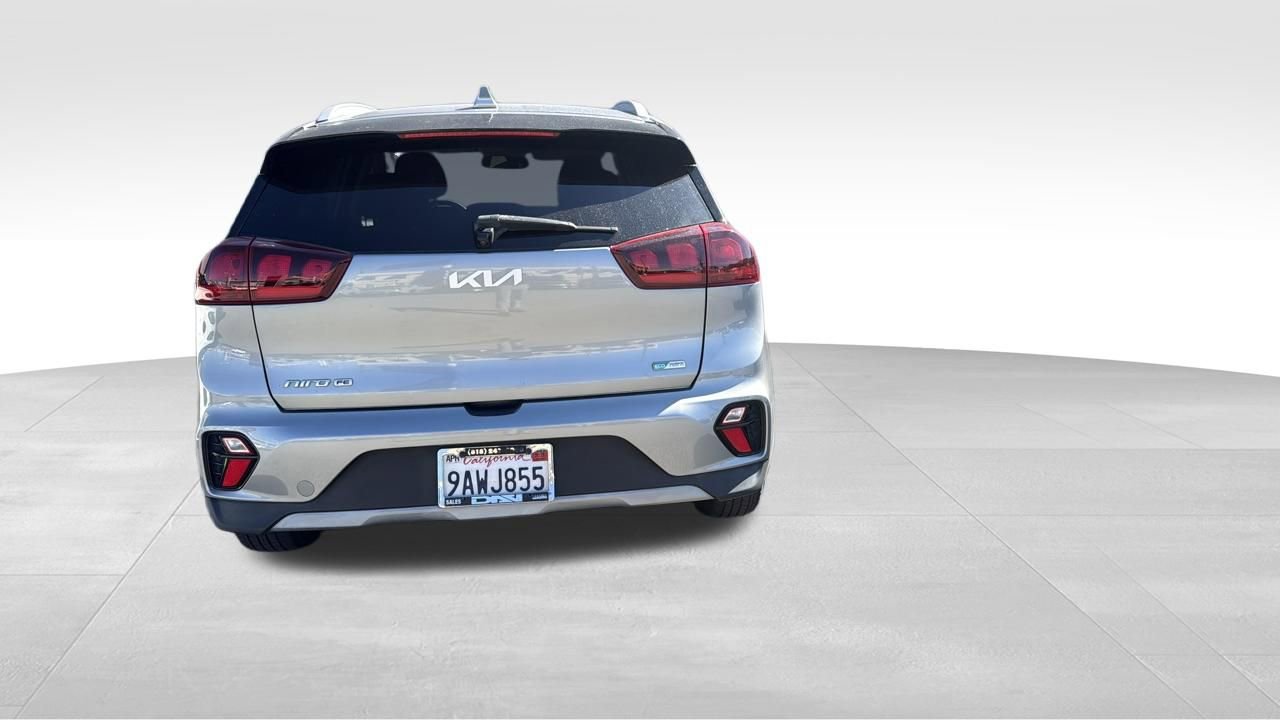 Used 2022 Kia Niro LX image 2