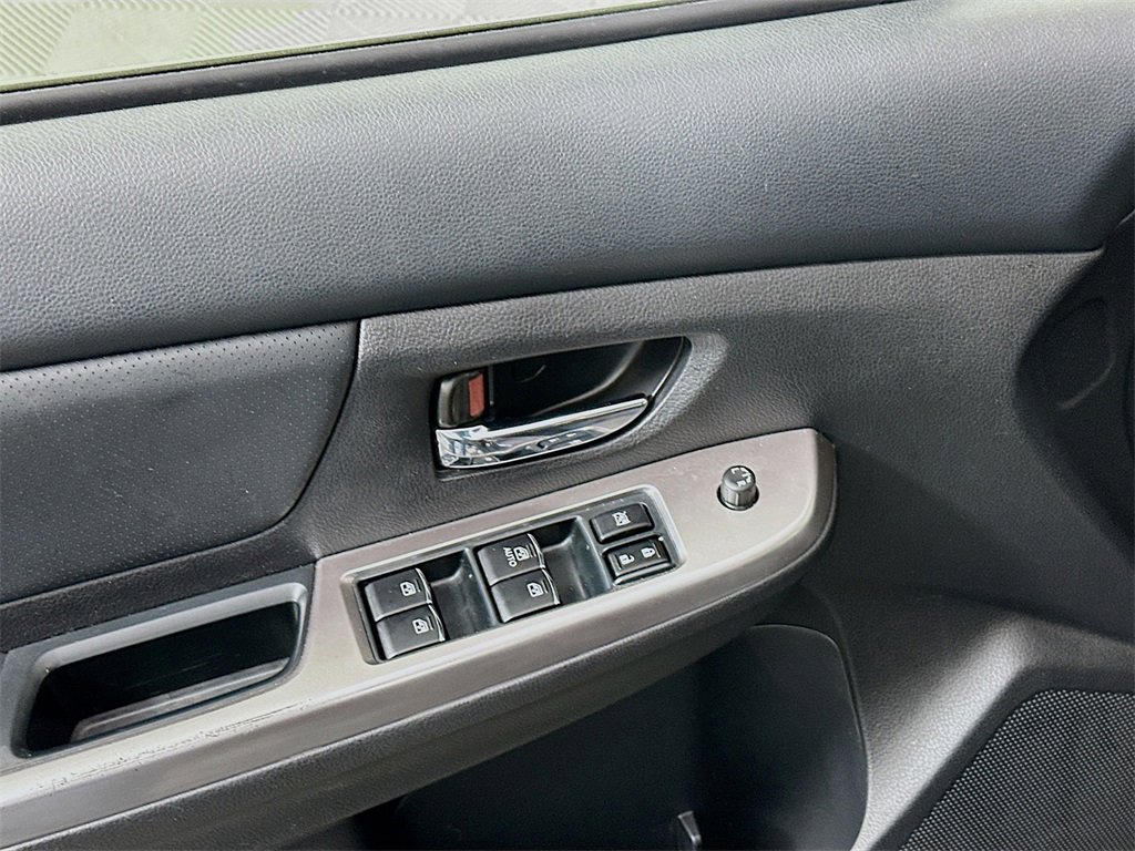 Used 2015 Subaru Crosstrek 2.0i Limited image 18