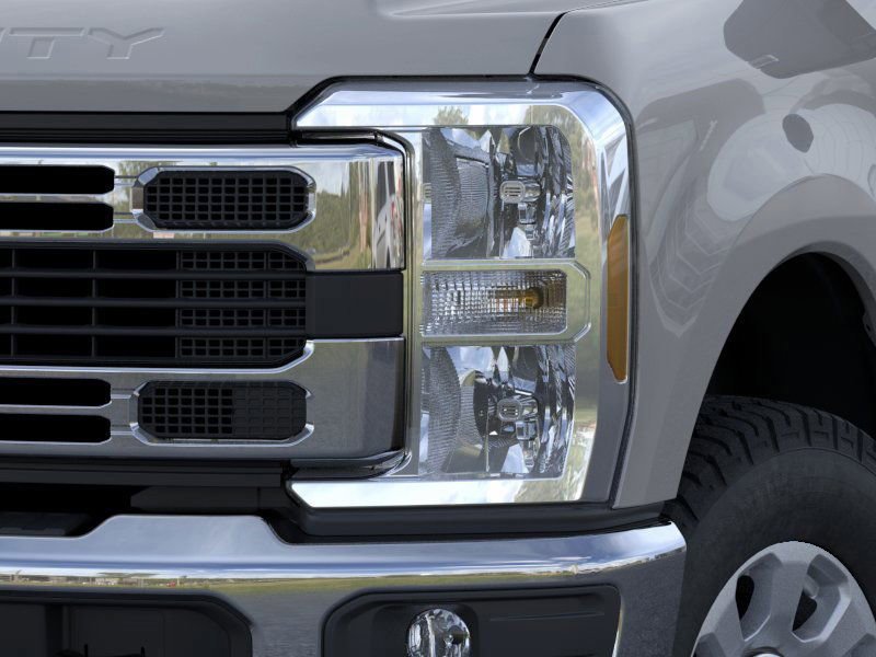 New 2025 Ford F250 XLT w/ FX4 Off-Road Package image 18