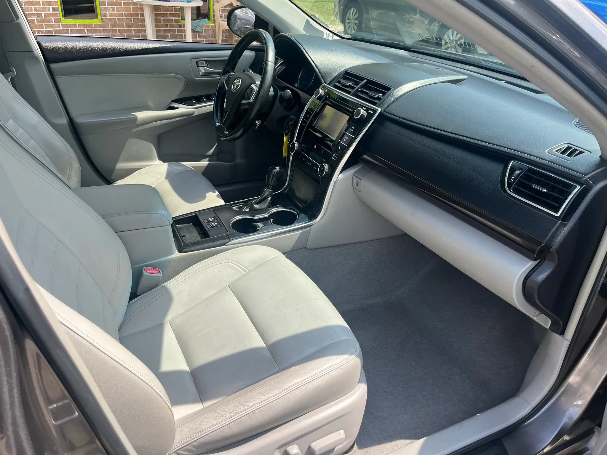 Used 2015 Toyota Camry XLE FWD image 28