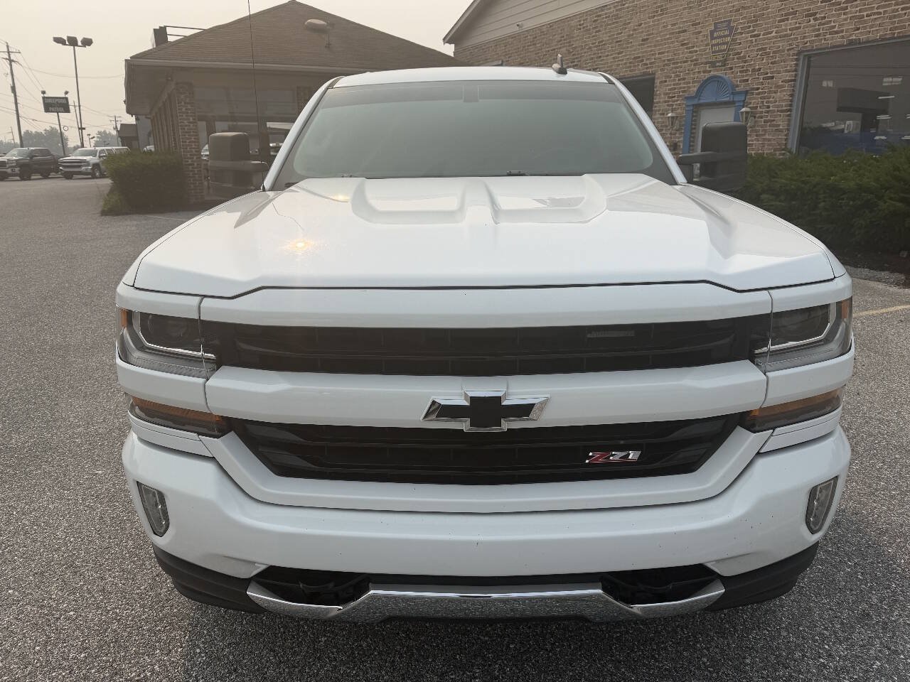 Used 2018 Chevrolet Silverado 1500 LT w/ LPO, Essentials Package AWD/4WD image 3