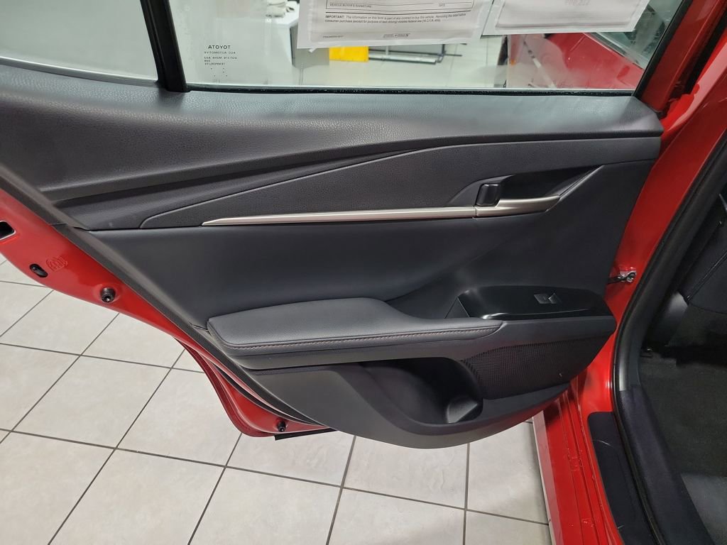 Used 2025 Toyota Camry XLE image 27