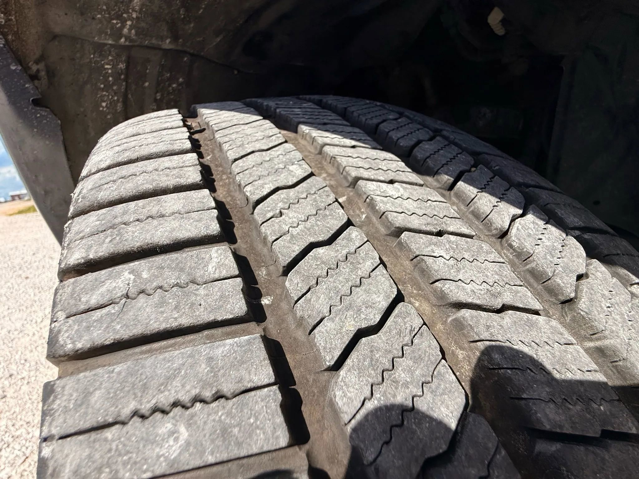 Used 2015 INFINITI QX80 4WD w/ Deluxe Technology Package image 9