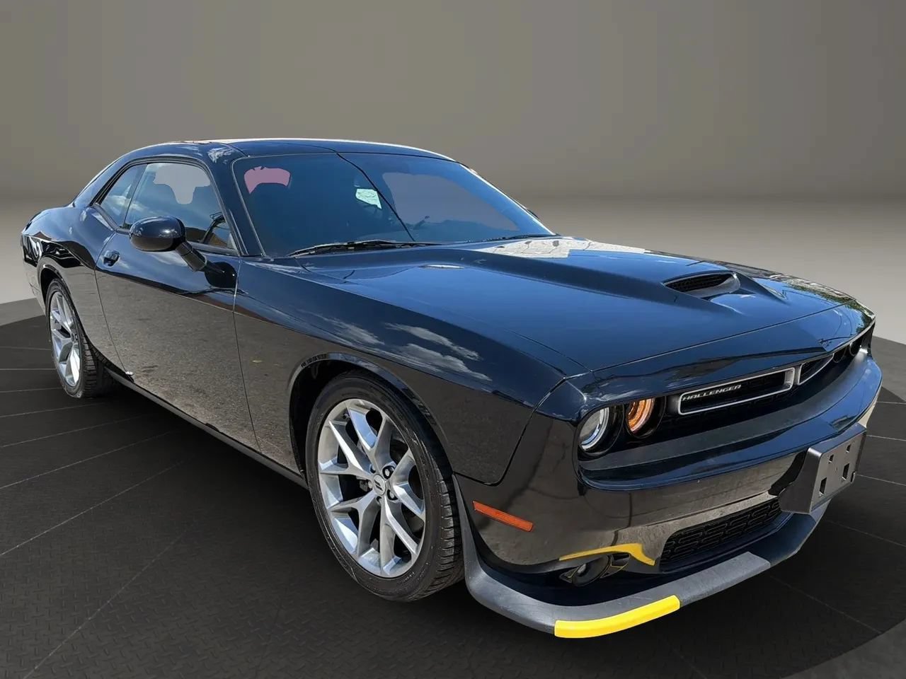 Used 2022 Dodge Challenger GT RWD image 3