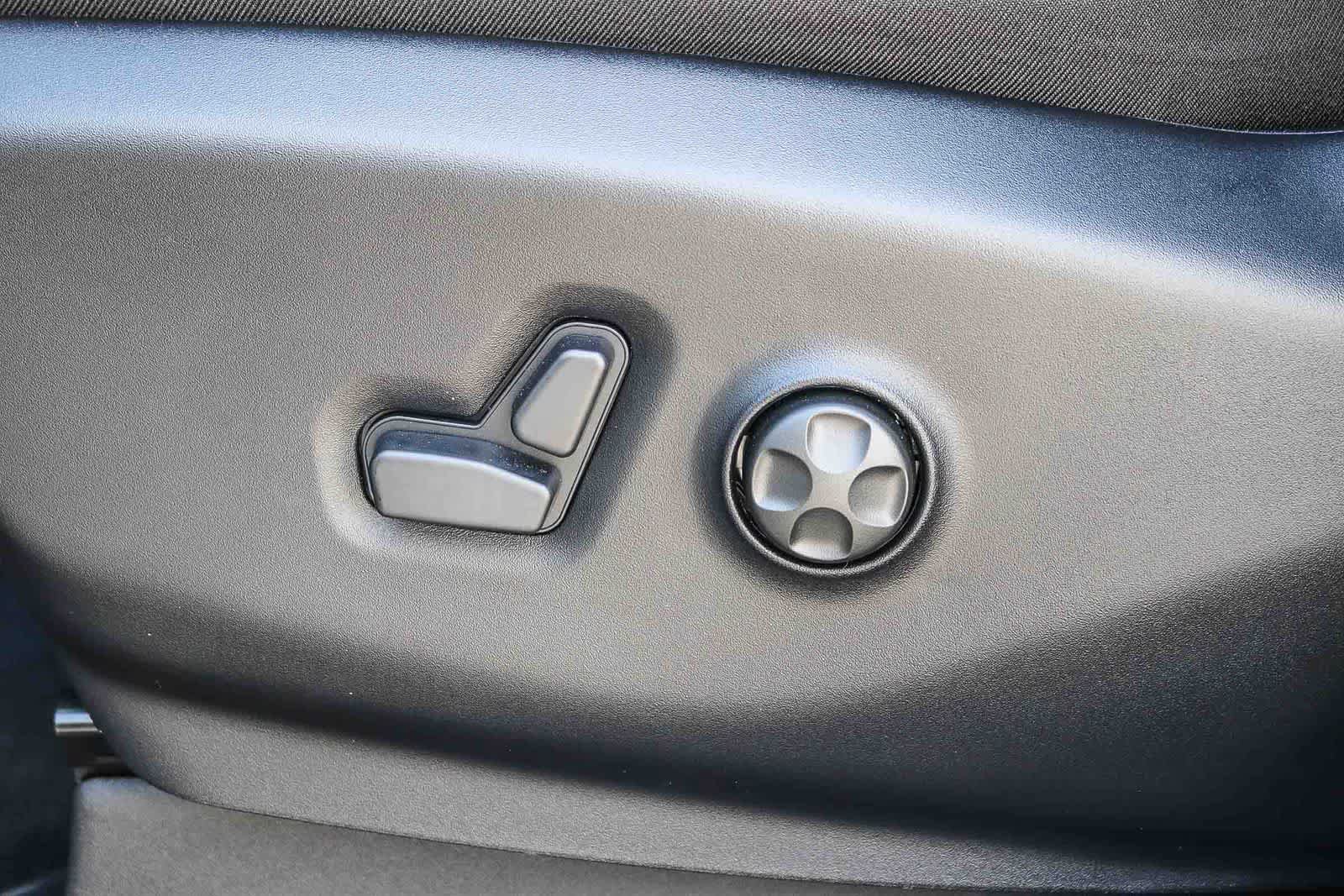 New 2027 Chrysler Pacifica Select FWD image 24