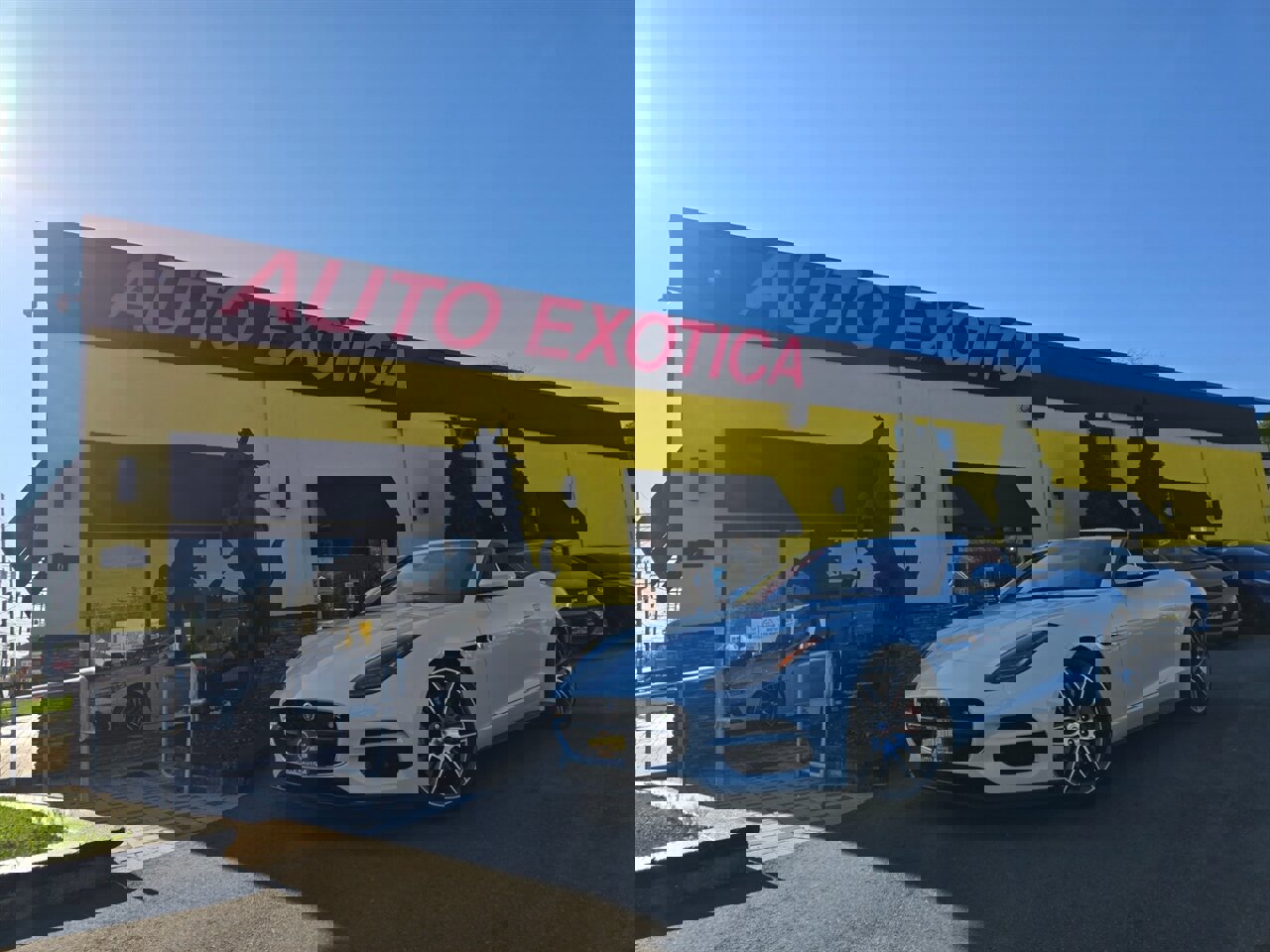 Used 2018 Jaguar F-TYPE R image 1