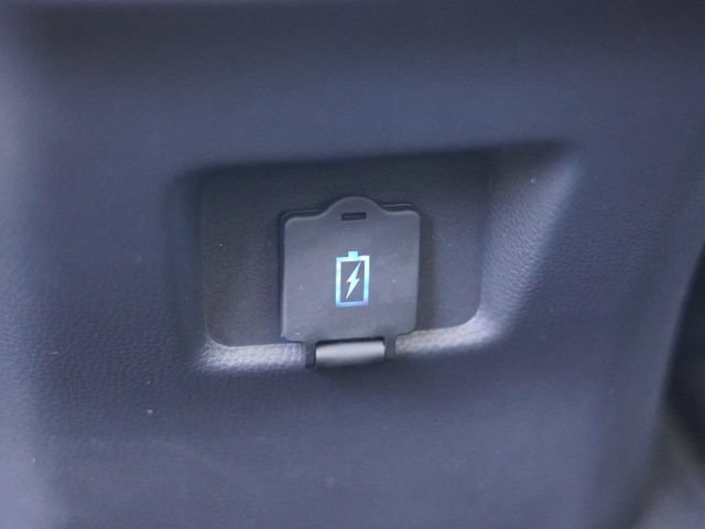 Used 2024 Toyota RAV4 LE AWD/4WD image 39