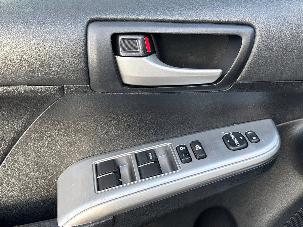 Used 2012 Toyota Camry SE FWD image 28