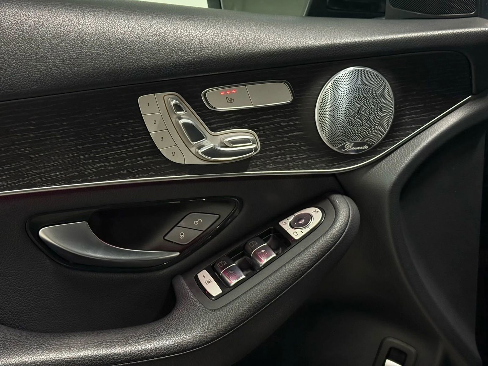 Used 2021 Mercedes-Benz GLC 300 GLC 300 4MATIC Sport Utility 4 image 11