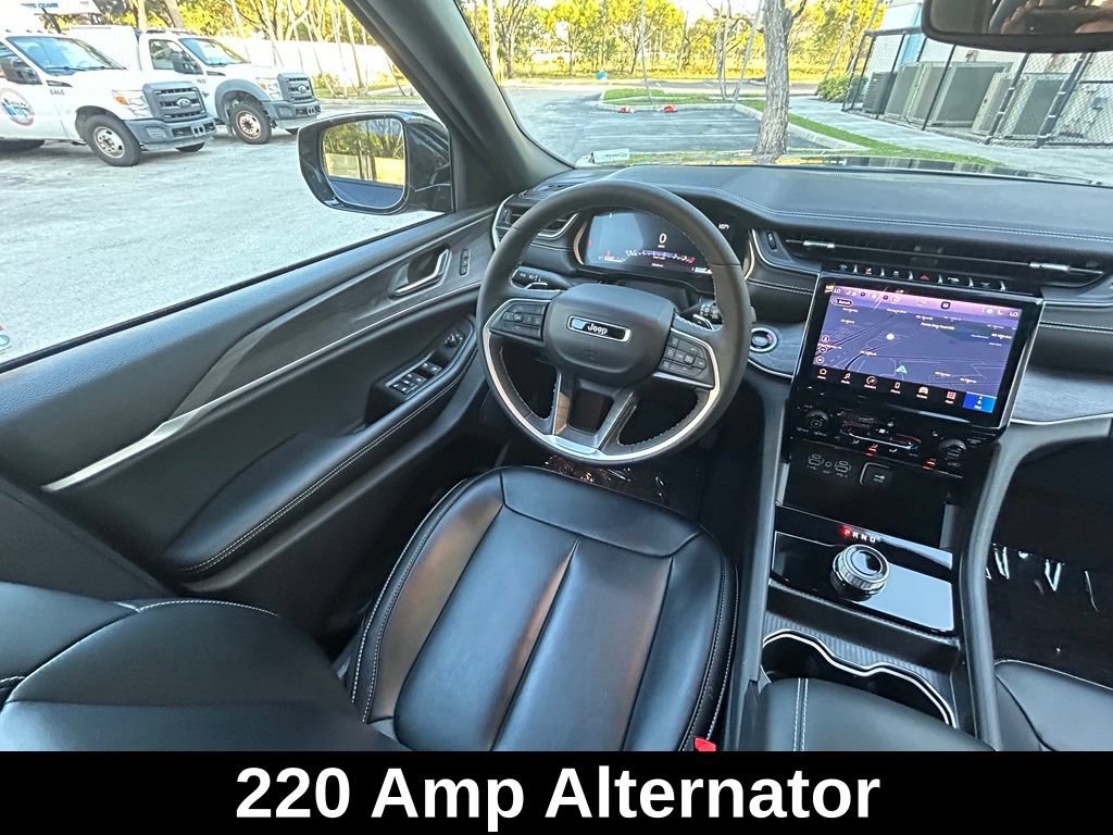 Used 2024 Jeep Grand Cherokee L Limited w/ Black Appearance Package RWD image 9