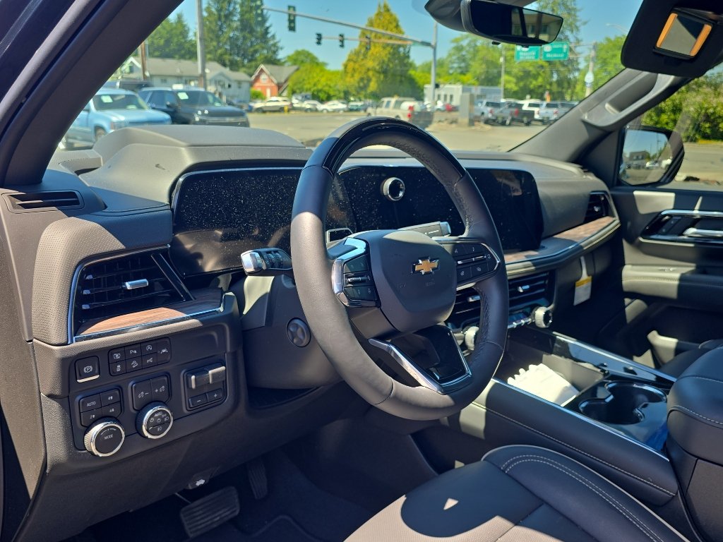 Used 2026 Chevrolet Tahoe Premier AWD/4WD image 14