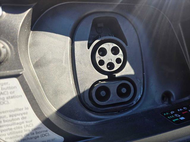 Used 2024 Audi Q4 e-tron Prestige image 10