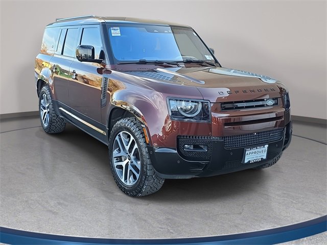 Used 2023 Land Rover Defender 130 X-Dynamic SE image 3